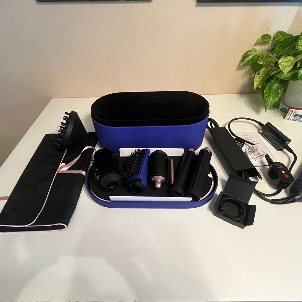 Dyson Airwrap™ Multi-styler Customized for curly hair
